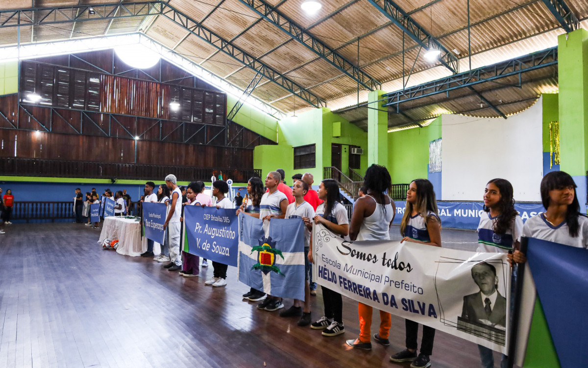 Os Jogos Estudantis têm como objetivo incentivar o esporte e a interação entre os estudantes da rede municipal e das escolas particulares da cidade