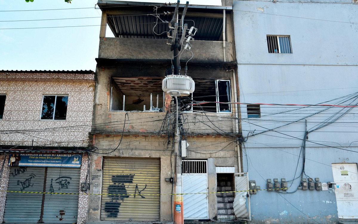 A idosa morava em um sobrado com o neto, que não estava em casa na hora do incêndio