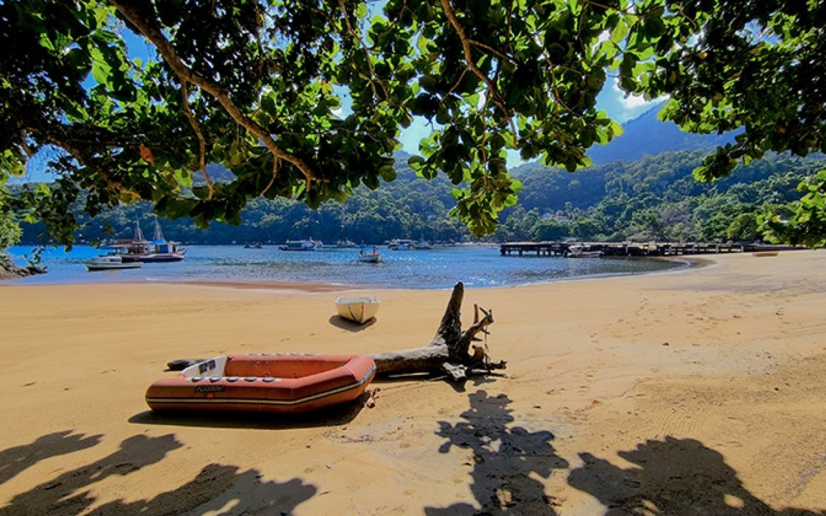 Praia da Longa, paraíso da costa verde