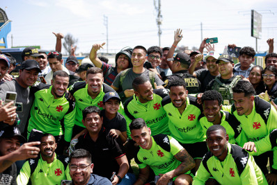 Vasco treina no Peru para estreia na Sul-Americana com presença de torcedores locais