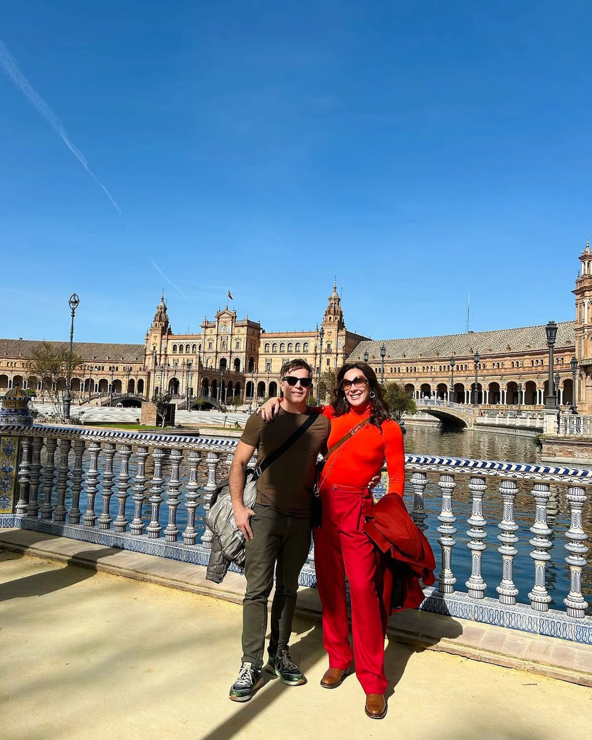 Jarbas Homem de Mello e Claudia Raia estão visitando a cidade de Sevilha  - Reprodução/Instagram 