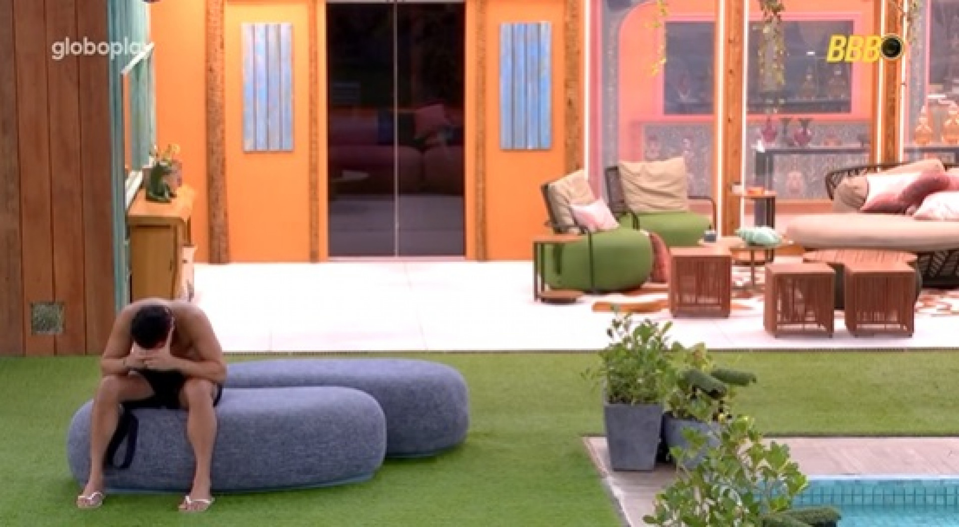 Vinícius em meio às lágrimas durante a madrugada  - Reprodução de Vídeo 