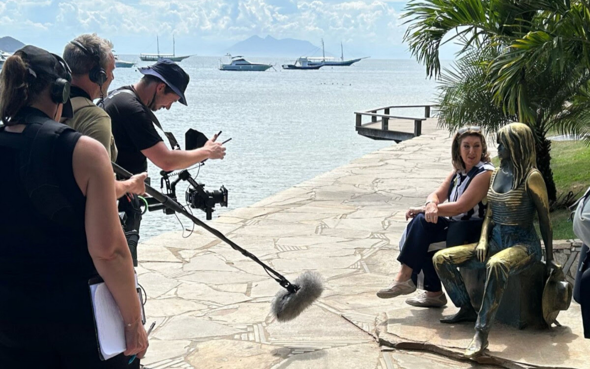 Produção internacional com a cantora britânica Jane McDonald