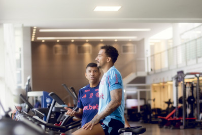 Danilo cita 'lavagem cerebral' de Guardiola e celebra mudança de função: 'Caminho natural'