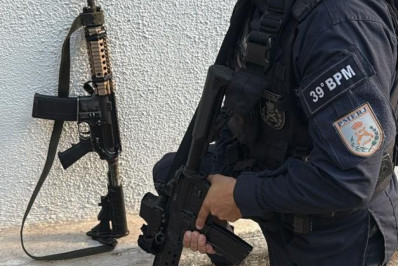 PM apreende fuzil, munições e carregador em Belford Roxo