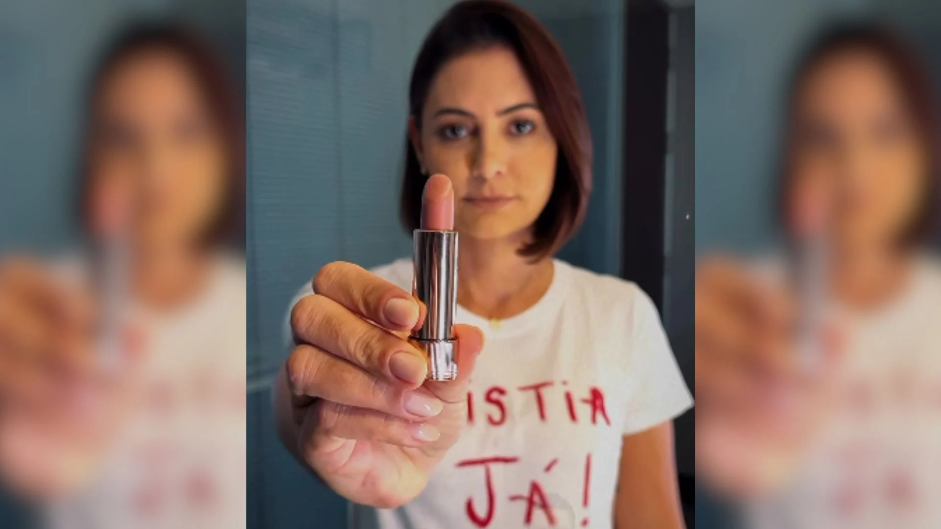 Michelle usa blusa com dizeres 'anistia já' escritos em batom para convocar para ato em SP