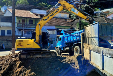 Inea intensifica limpeza de rios nos arredores do Centro e nos distritos de Petrópolis