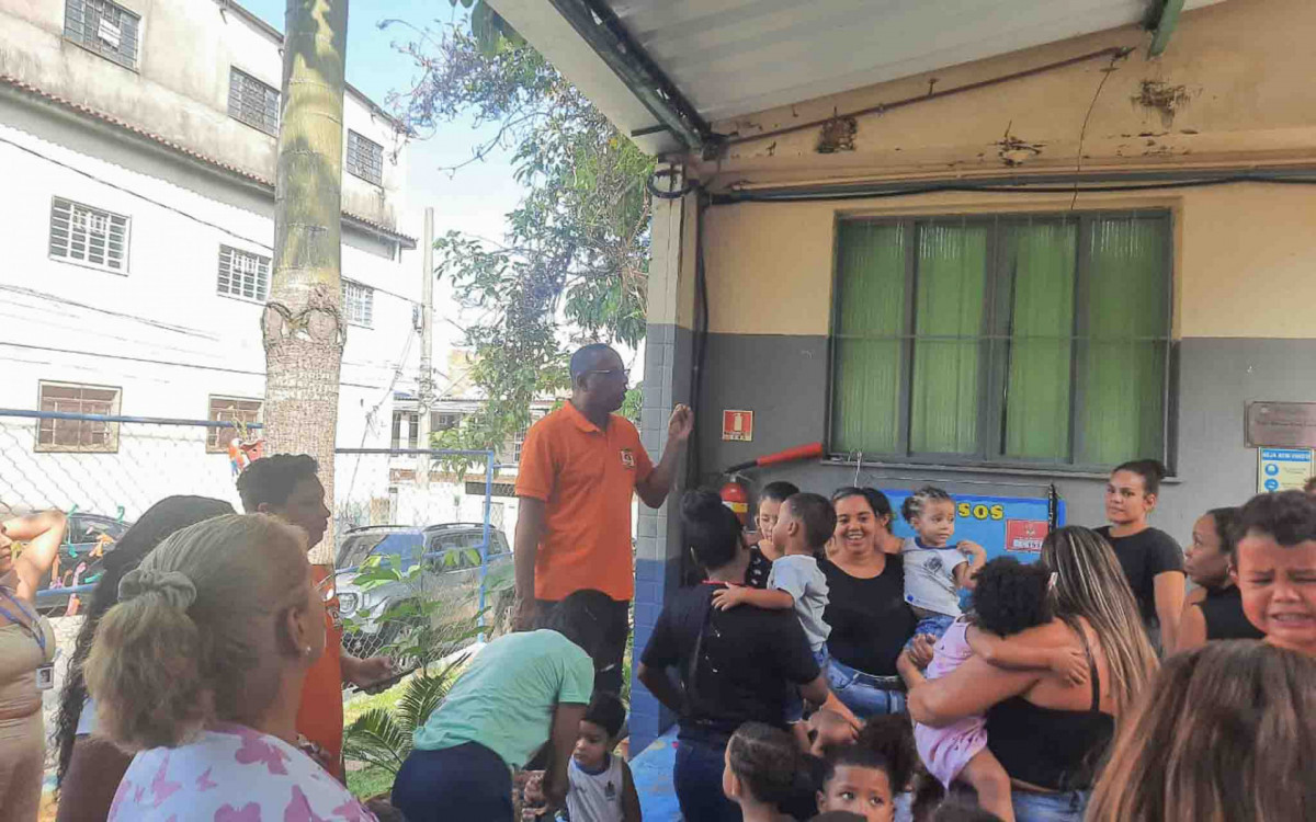 Agentes da Defesa Civil realizaram treinamentos de evacuação em escolas de Mesquita