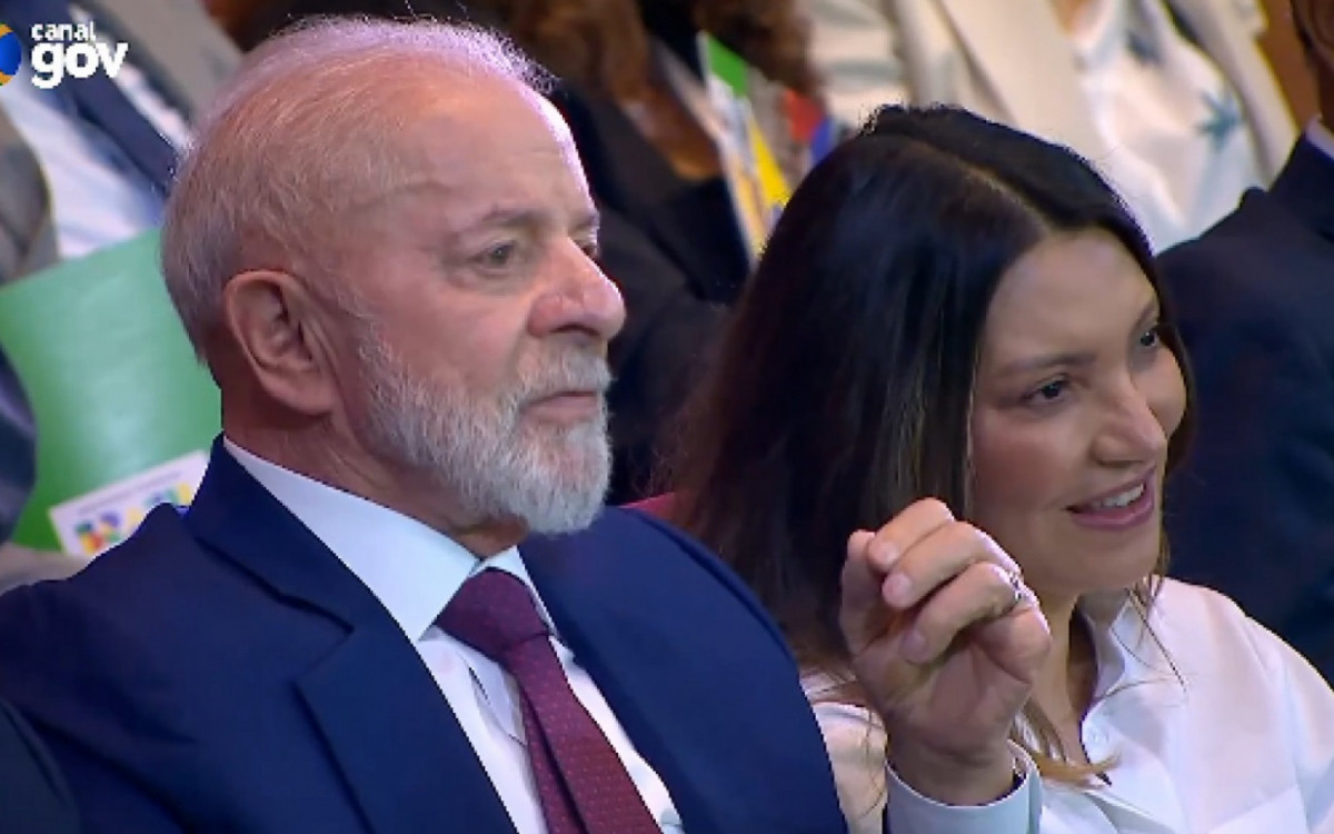 Lula ainda firmou o decreto que regulamenta as mudanças no Fundo Social