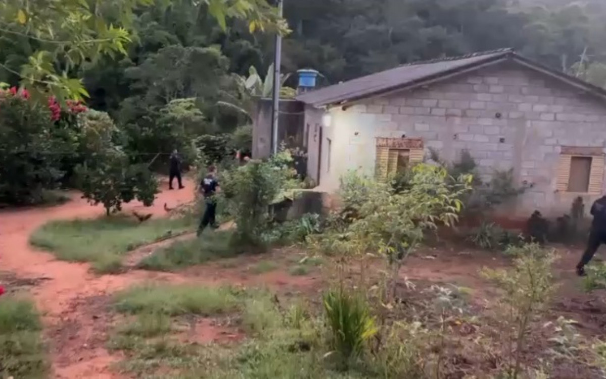 Carlos Eduardo Mendes dos Santos estava escondido em uma área rural, de difícil acesso e afastada do Centro de Viçosa