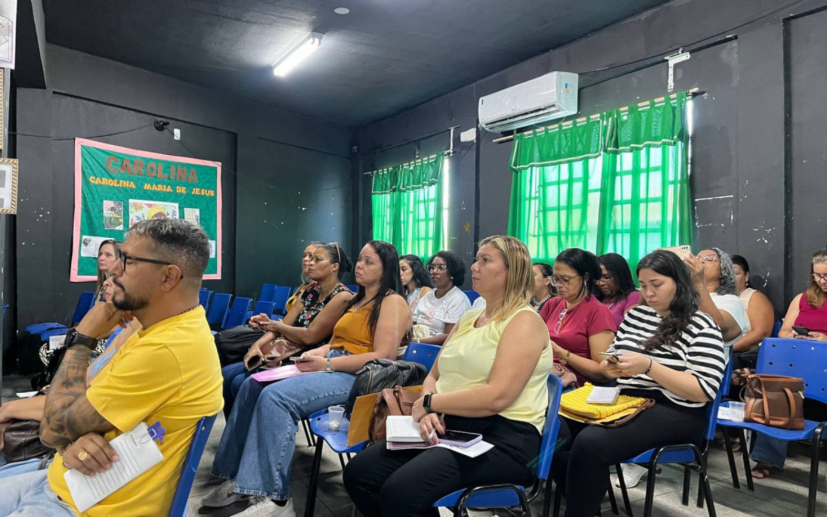 O evento na Escola Municipal Bernardino de Melo e contou com a presença de orientadores, representantes da APAE e Secretaria Municipal de Educação