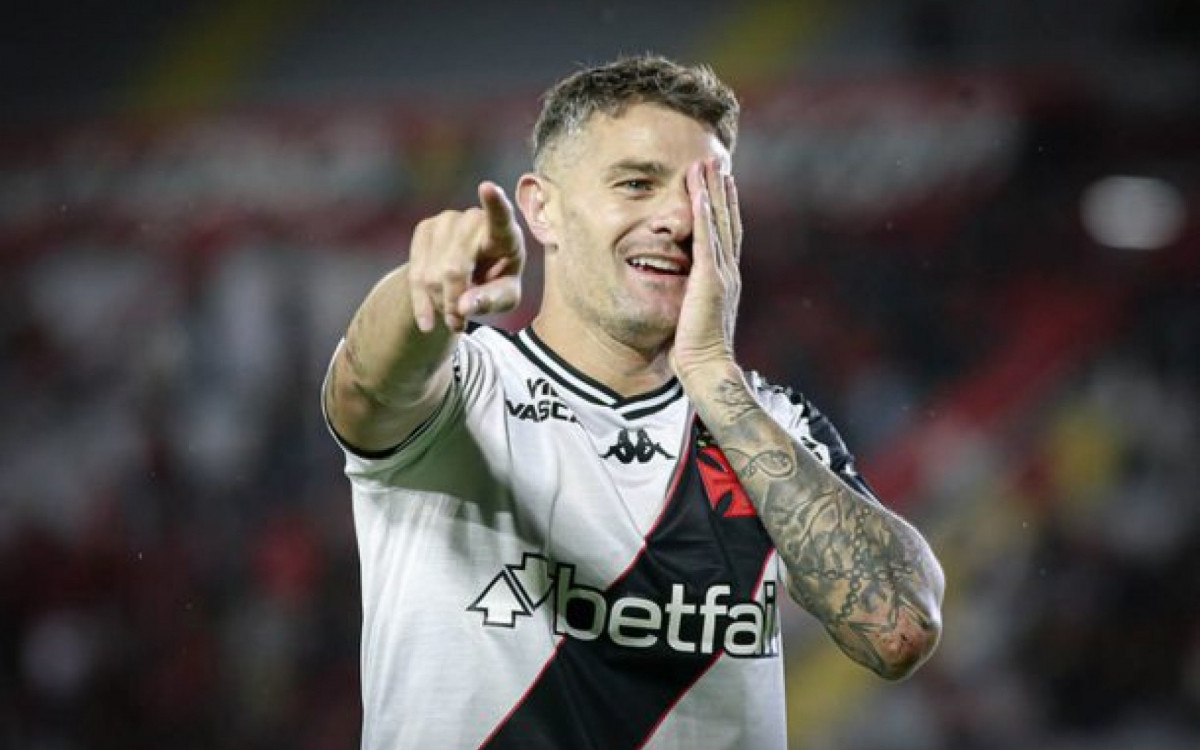 Hist&oacute;rico! Vegetti se iguala como segundo artilheiro estrangeiro do Vasco