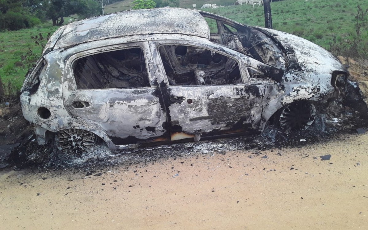 O carro que ele utilizava foi encontrado carbonizado, sem indícios de corpo, no bairro de Bicuíba