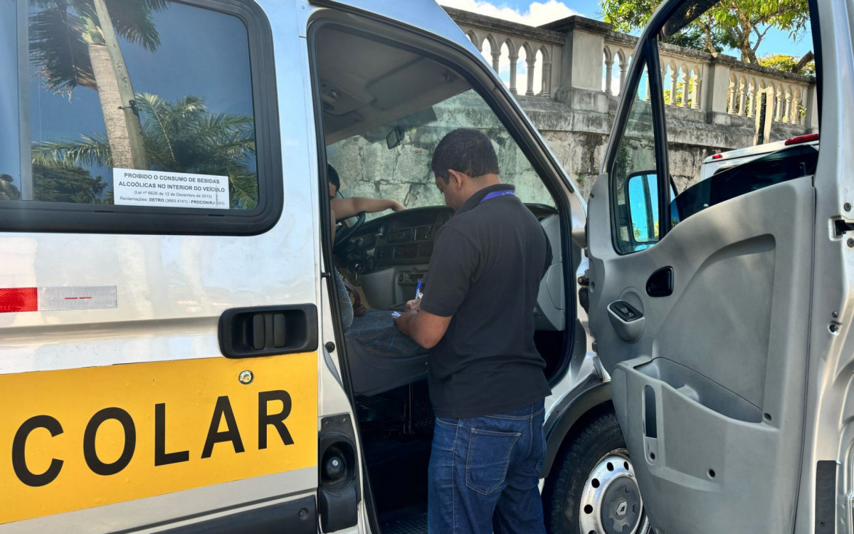 Feirão de Regularização de Vans Escolares