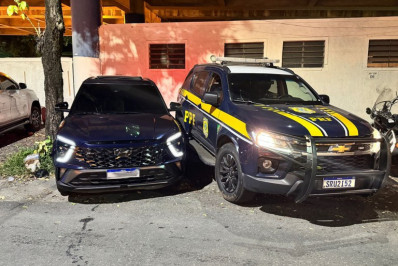 PRF apreende dois veículos clonados em Itaguaí