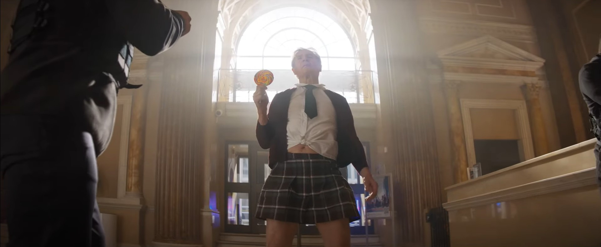 Primeiro trailer do reboot de 'Corra que a Polícia Vem Aí!', com Liam Neeson, é divulgado - Reprodução / YouTube