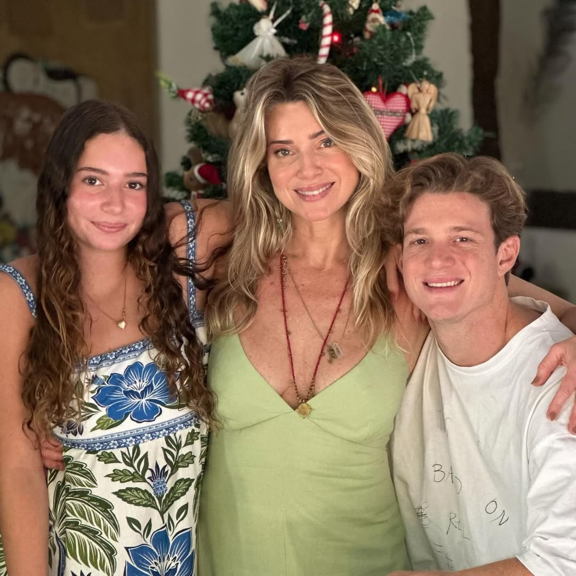 Leticia Spiller e os filhos, Pedro e Stella - Reprodução / Instagram