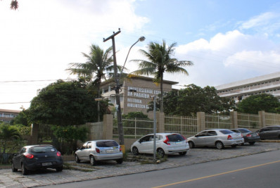 Homem invade campus de universidade na Paraíba e mata empresário