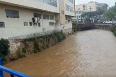 Defesa Civil de Teresópolis mantém alerta após fortes chuvas na região