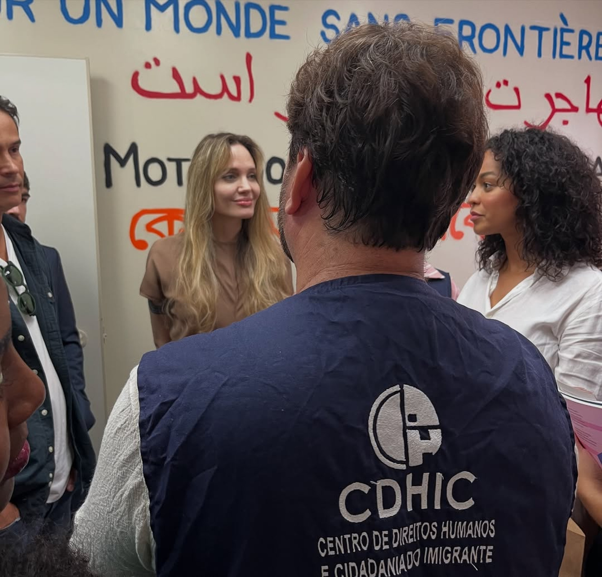 No Brasil, Angelina Jolie visita centro de imigrantes e refugiados - Reprodução / Instagram