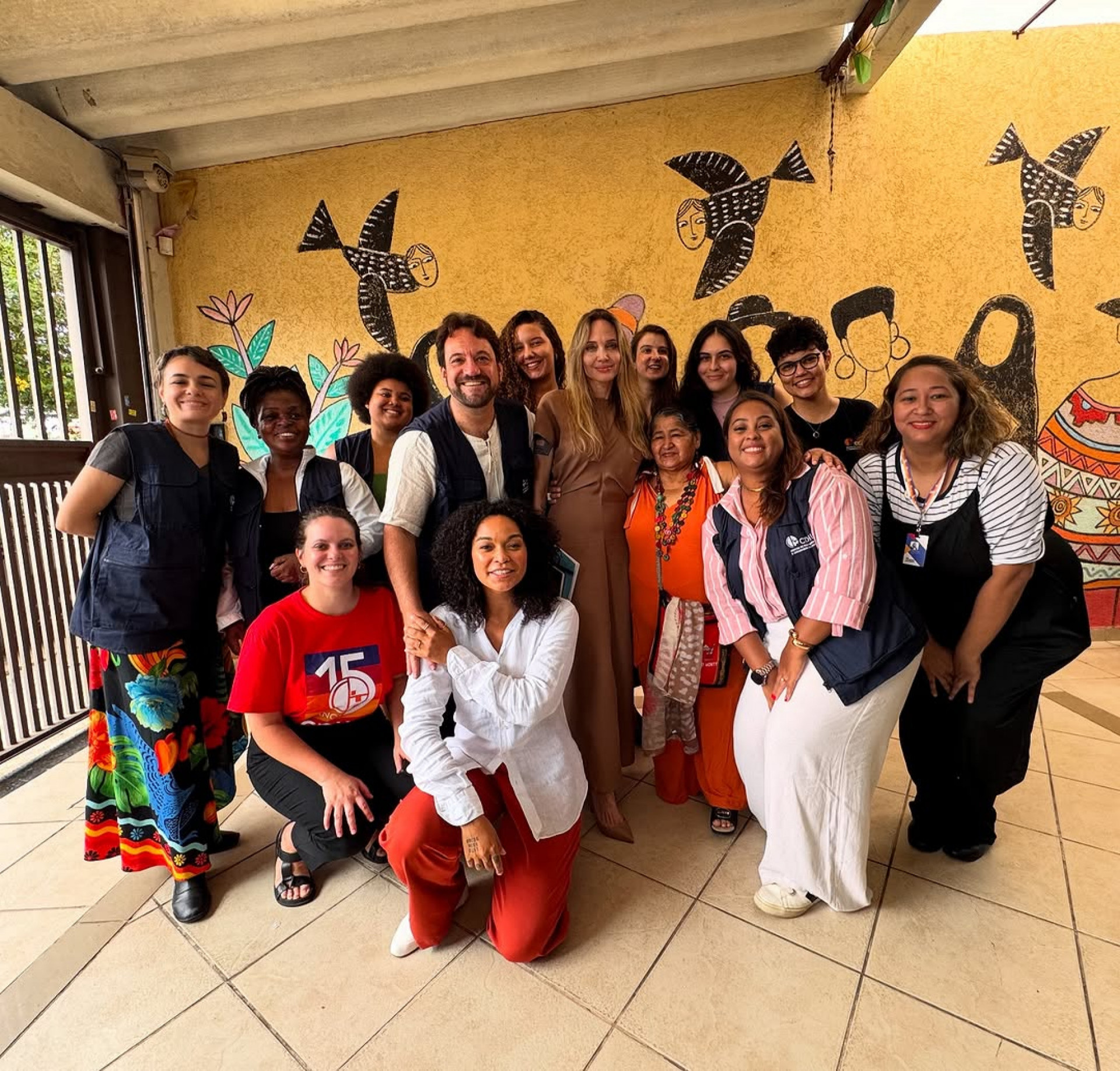 No Brasil, Angelina Jolie visita centro de imigrantes e refugiados - Reprodução / Instagram