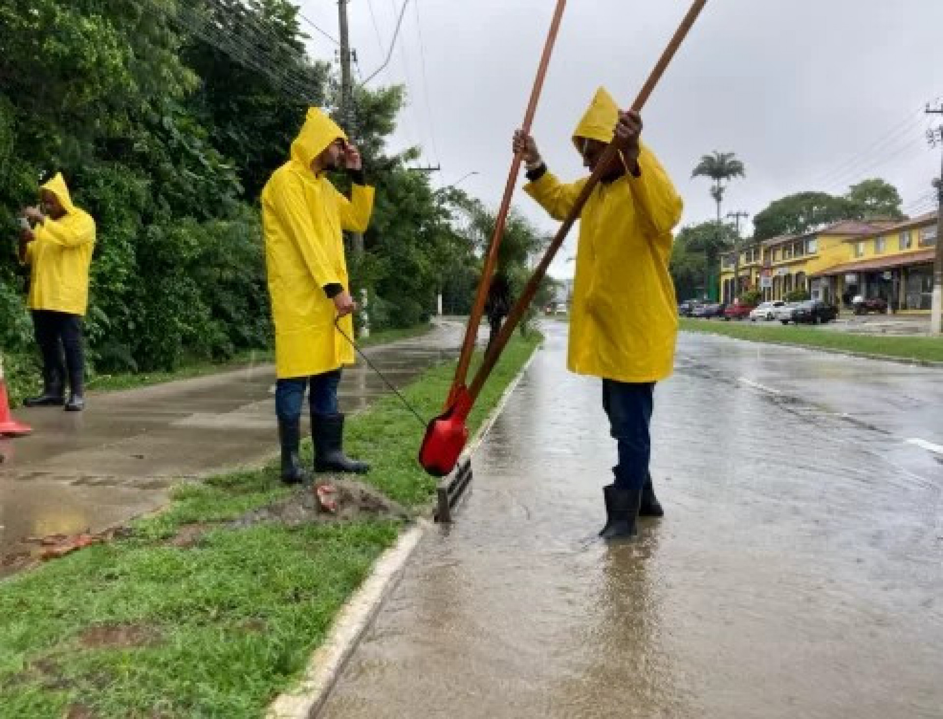 Força-tarefa 24h nas ruas durante forte chuva - Ascom 