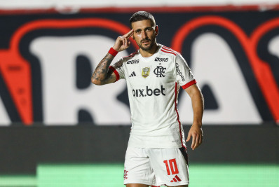 Arrascaeta comemora gol de 'biquinho' em triunfo do Flamengo e revela inspiração
