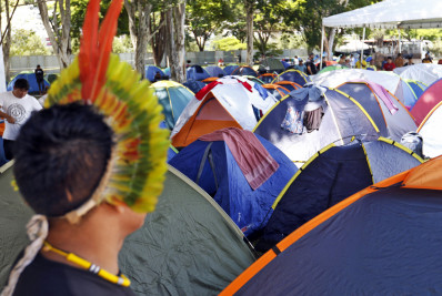 Milhares de indígenas acampam em Brasília pelo direito à terra