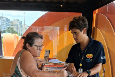 Turistas que passam pelo Rio se encantam por Niterói