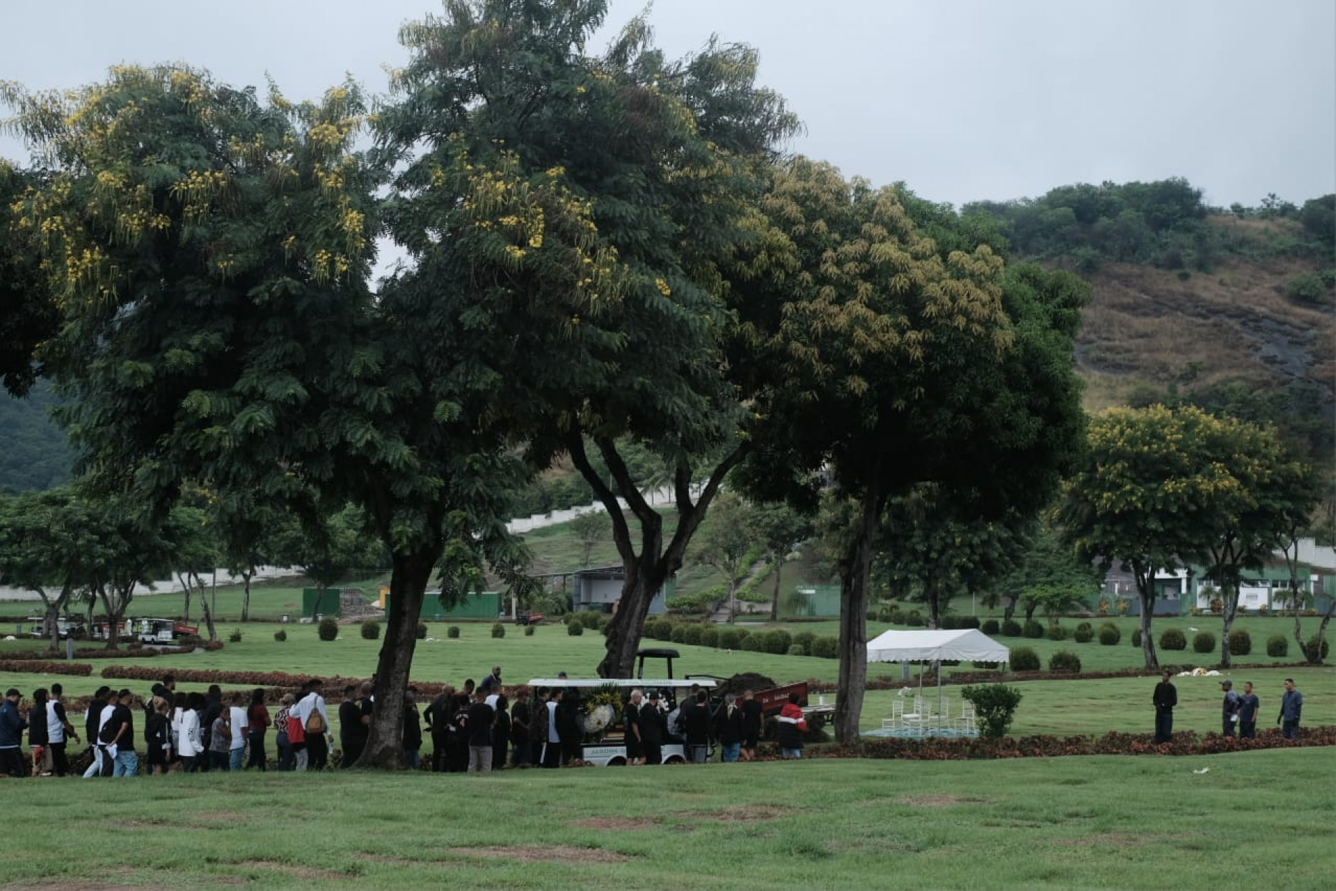 Luis Phelippe Pires, 25 anos, foi sepultado neste domingo (6) no Jardim da Saudade Sulacap - Pedro Teixeira/Agência O DIA