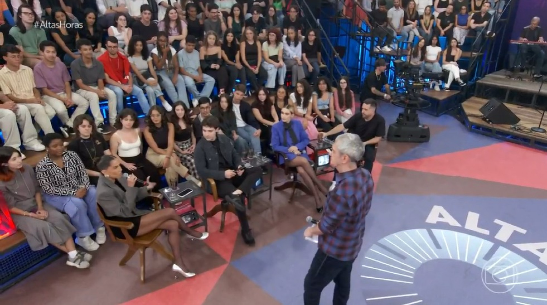 Deborah Secco afirmou que não lê os comentários sobre ela nas redes sociais - Reprodução Globoplay 