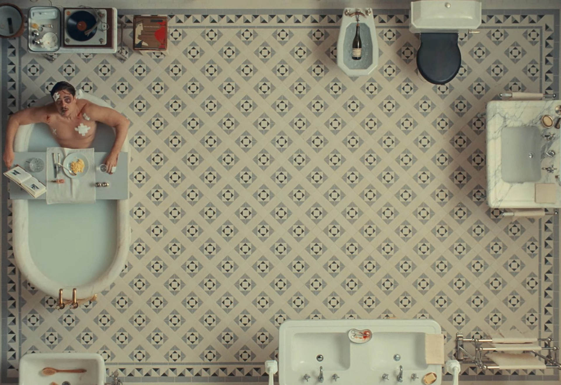 'O Esquema Fenício', de Wes Anderson, chega aos cinemas em maio - Reprodução / YouTube