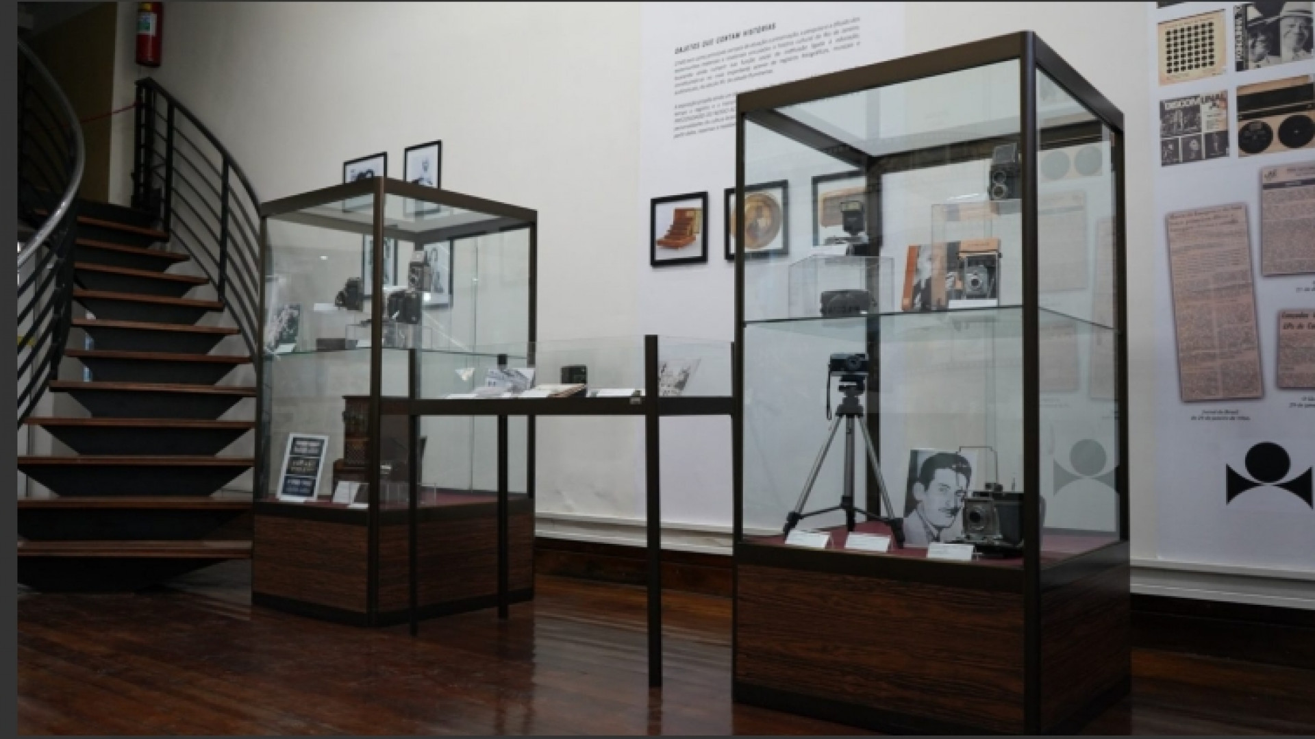 Exposi&ccedil;&atilde;o re&uacute;ne fotos, documentos e equipamentos antigos - Divulga&ccedil;&atilde;o / Sececrj