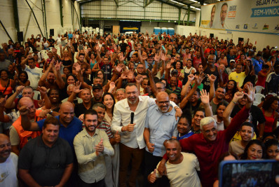 Belford Roxo: Prefeito Canella se reúne com camelôs e feirantes e avisa que continuará combatendo a extorsão