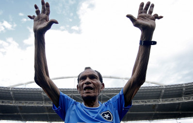 Uniforme do Botafogo terá homenagem para Manga no jogo contra o Carabobo