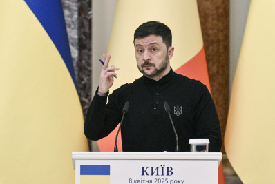 Zelensky diz que Ucrânia capturou dois chineses que lutavam pelo Exército russo