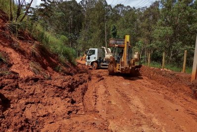 Estradas vicinais recebem manutenção em Bemposta