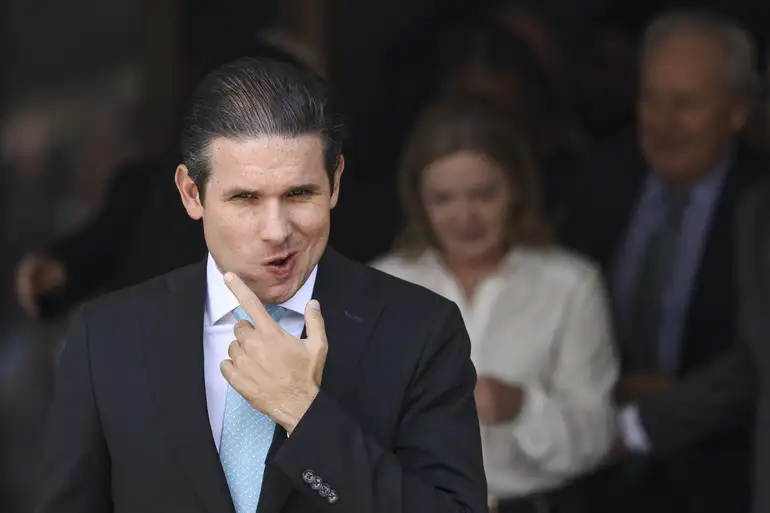 Hugo Motta aciona Polícia Legislativa após ataque a tiros a carro do deputado Sargento Portugal