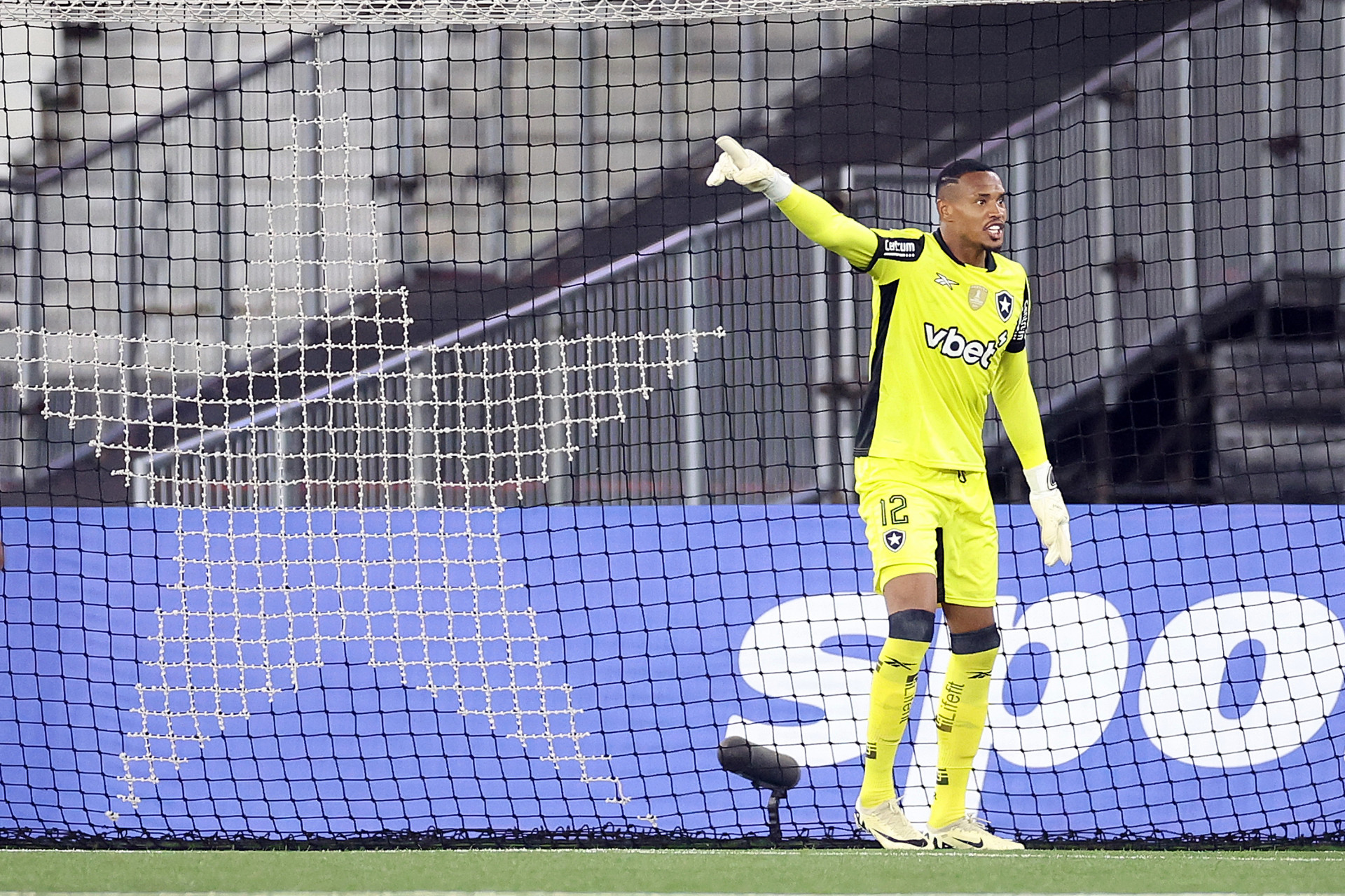 John foi pouco acionado durante o jogo no Nilton Santos - Vítor Silva / Botafogo