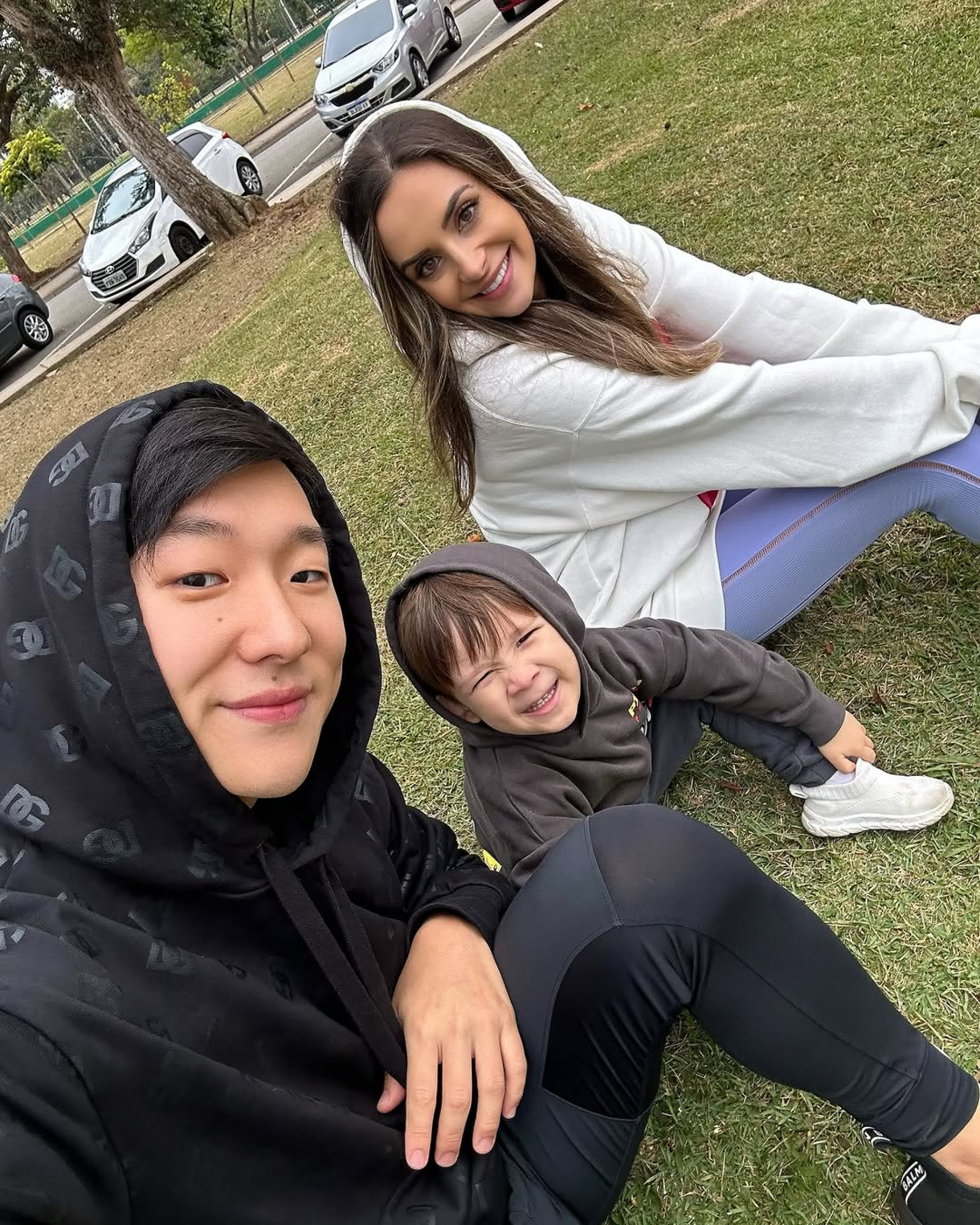 Pyong Lee com o filho Jake e a nova namorada  - Reprodução/Instagram 