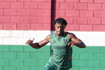 Fluminense adota cautela sobre Keno e espera resposta para voltar a utilizá-lo