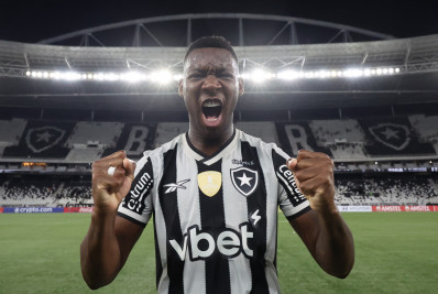 Jornal espanhol destaca Patrick de Paula em vitória do Botafogo: 'Senhor Libertadores'