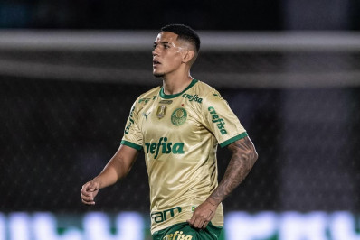 'Ninguém é idiota', explica Abel sobre recusar oferta do Botafogo por zagueiro