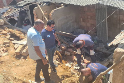 Prefeitura de Japeri atua em ocorrência de desabamento de casa em Engenheiro Pedreira