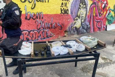 PM apreende material do tráfico na Chatuba de Mesquita