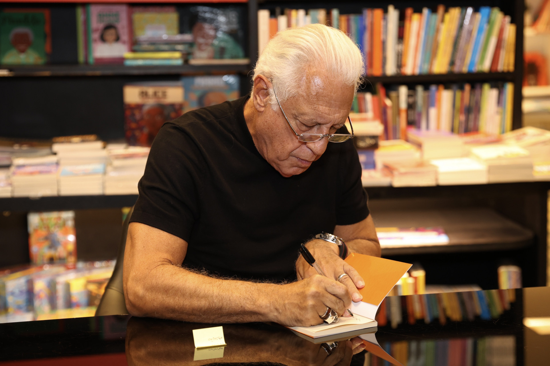 Antonio Fagundes lança livro no Rio - Roberto Filho / Brazil News