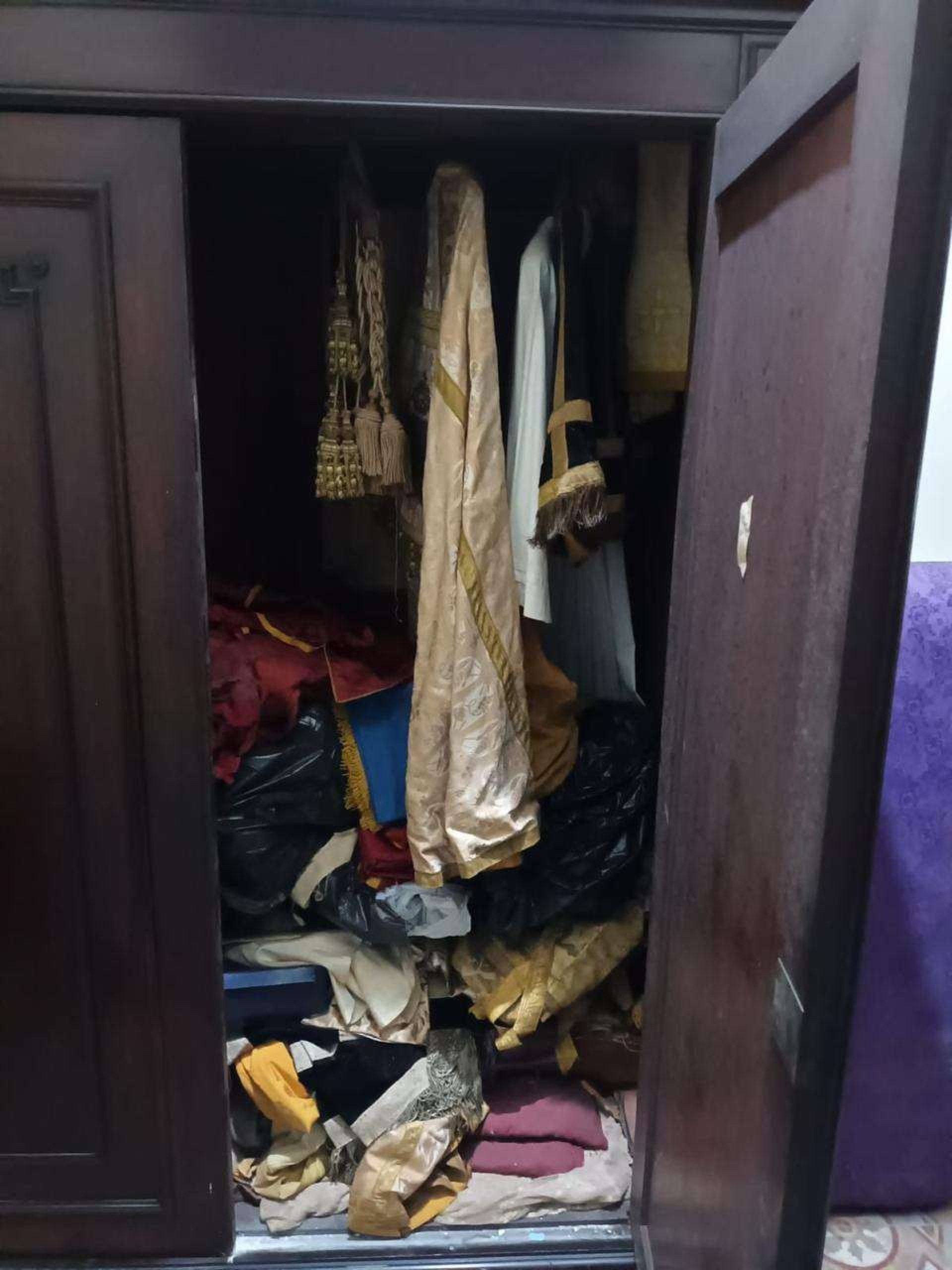 Elementos religiosos, muitos históricos, correm risco - Reprodução