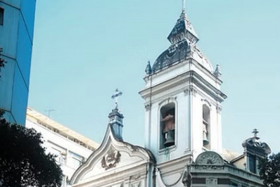 Justiça torna ré administradora de igrejas católicas acusada de desviar R$ 12 milhões