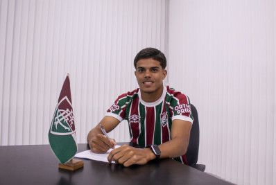 Autor do gol de número 400 do Fluminense na Copinha renova com o clube