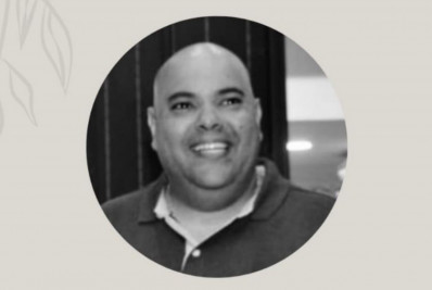 Familiares e amigos se despedem de PM morto em assalto: 'É tanta dor'